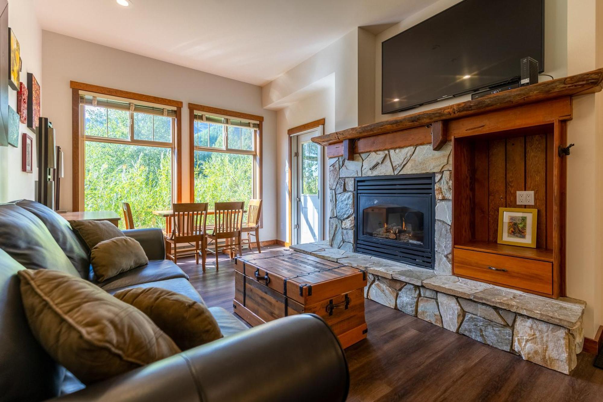 Snow Creek Lodge By Fernie Central Reservations Exterior photo