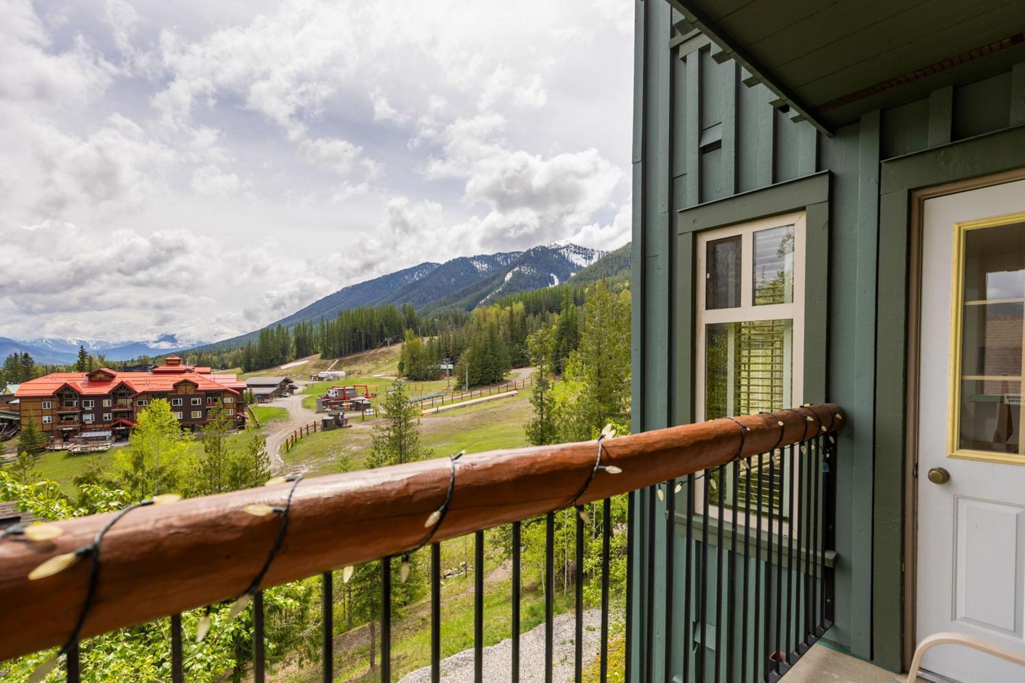 Snow Creek Lodge By Fernie Central Reservations Exterior photo